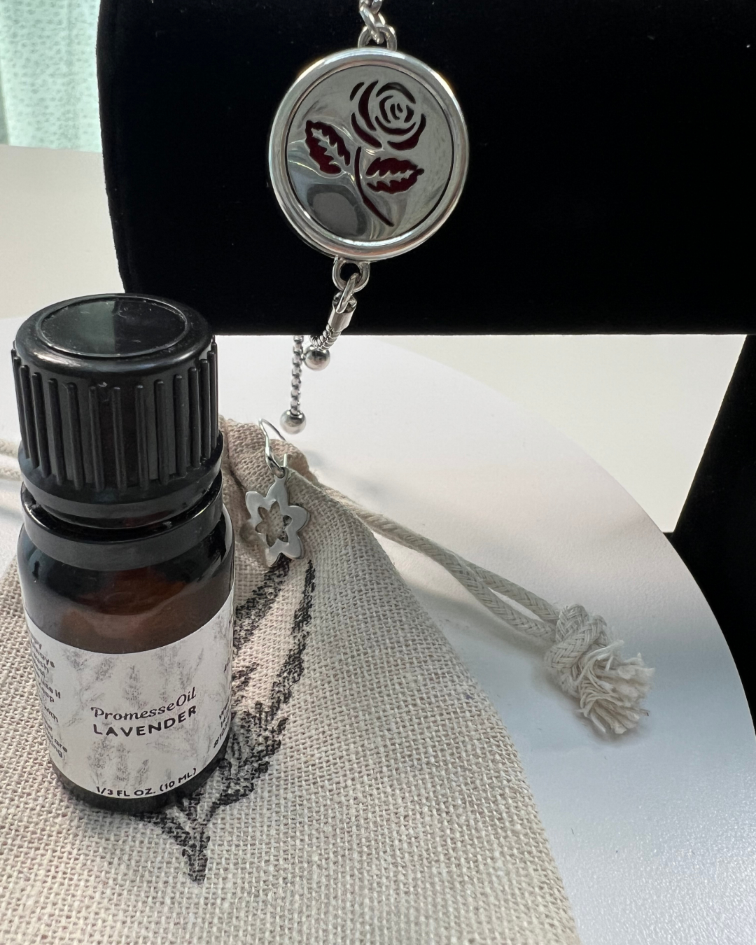 Rose Flower Diffuser Bracelet & Lavender Oil  Bundle | Set de Bienestar: Brazalete Difusor y Aceite de Lavanda