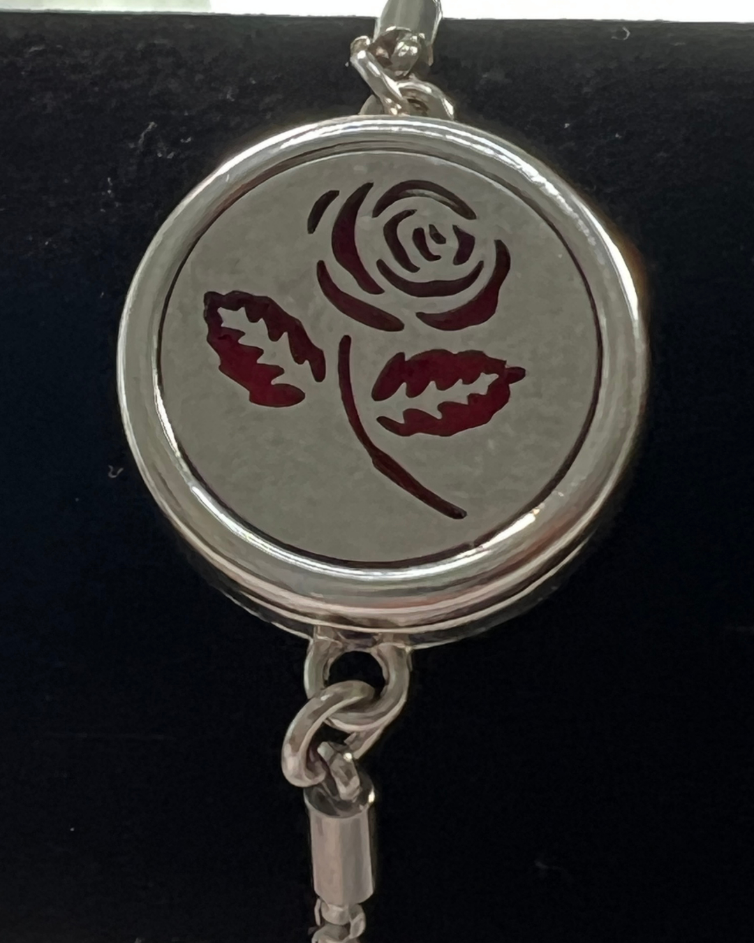 Rose Flower Diffuser Bracelet & Lavender Oil  Bundle | Set de Bienestar: Brazalete Difusor y Aceite de Lavanda