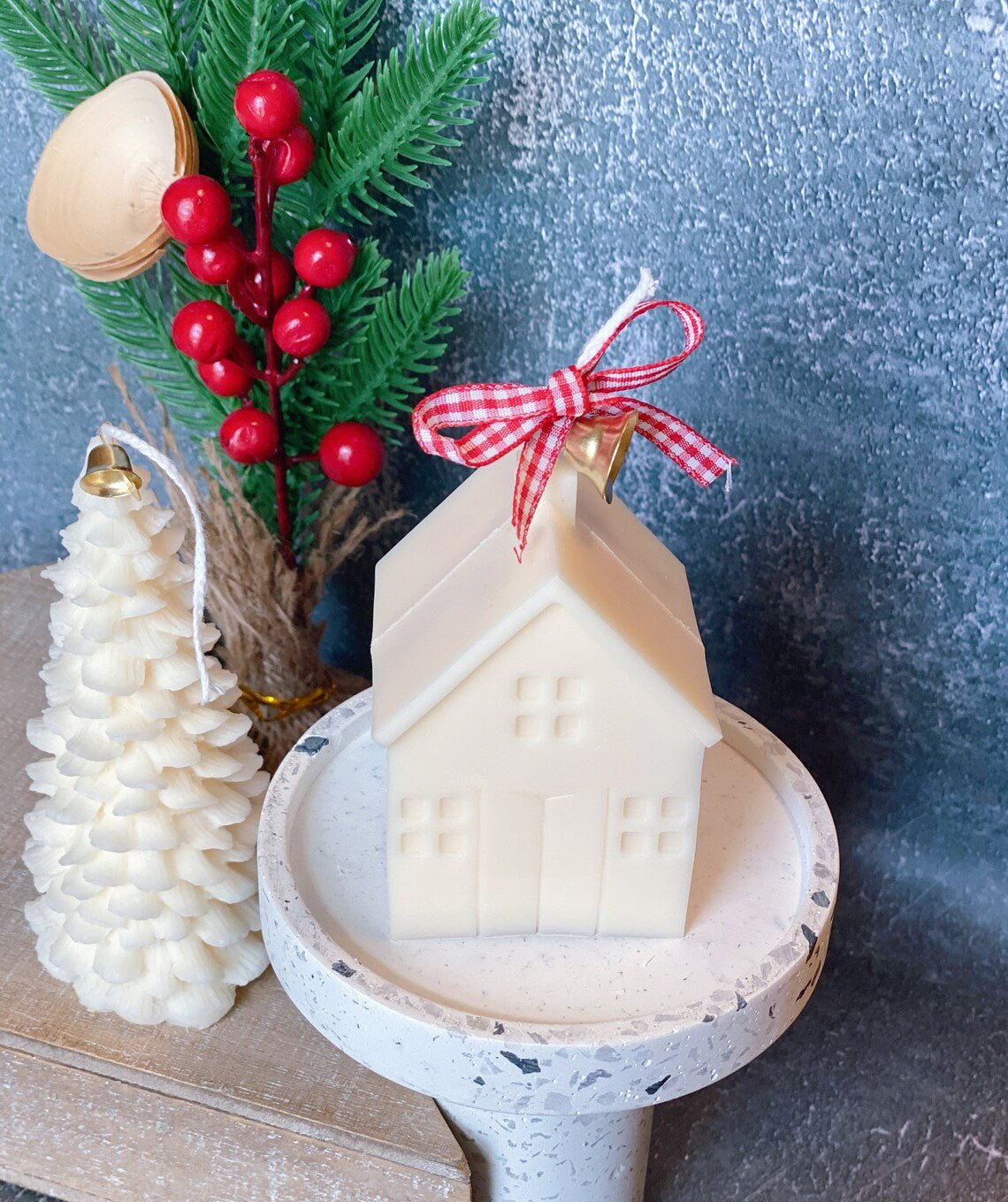 Christmas Cottage Candles for Cozy Holiday Decor